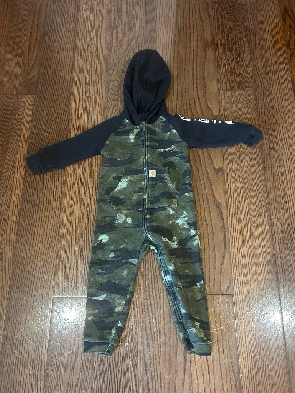 Carhartt Kids Camo Hooded one piece spelled out onesies sz 24 mo